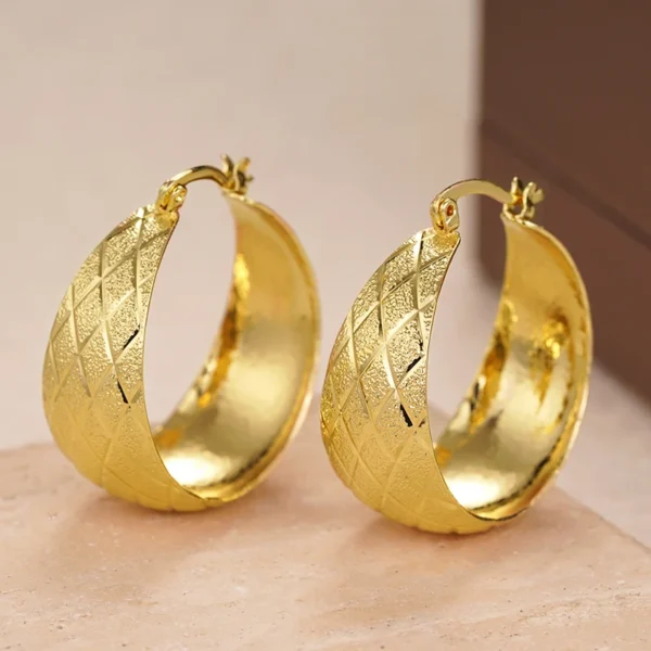 Huitan Luxury Gold Round Statement Earrings • Oversized Metal Circle Drop Earrings • Elegant Wedding Guest Jewelry - Image 2